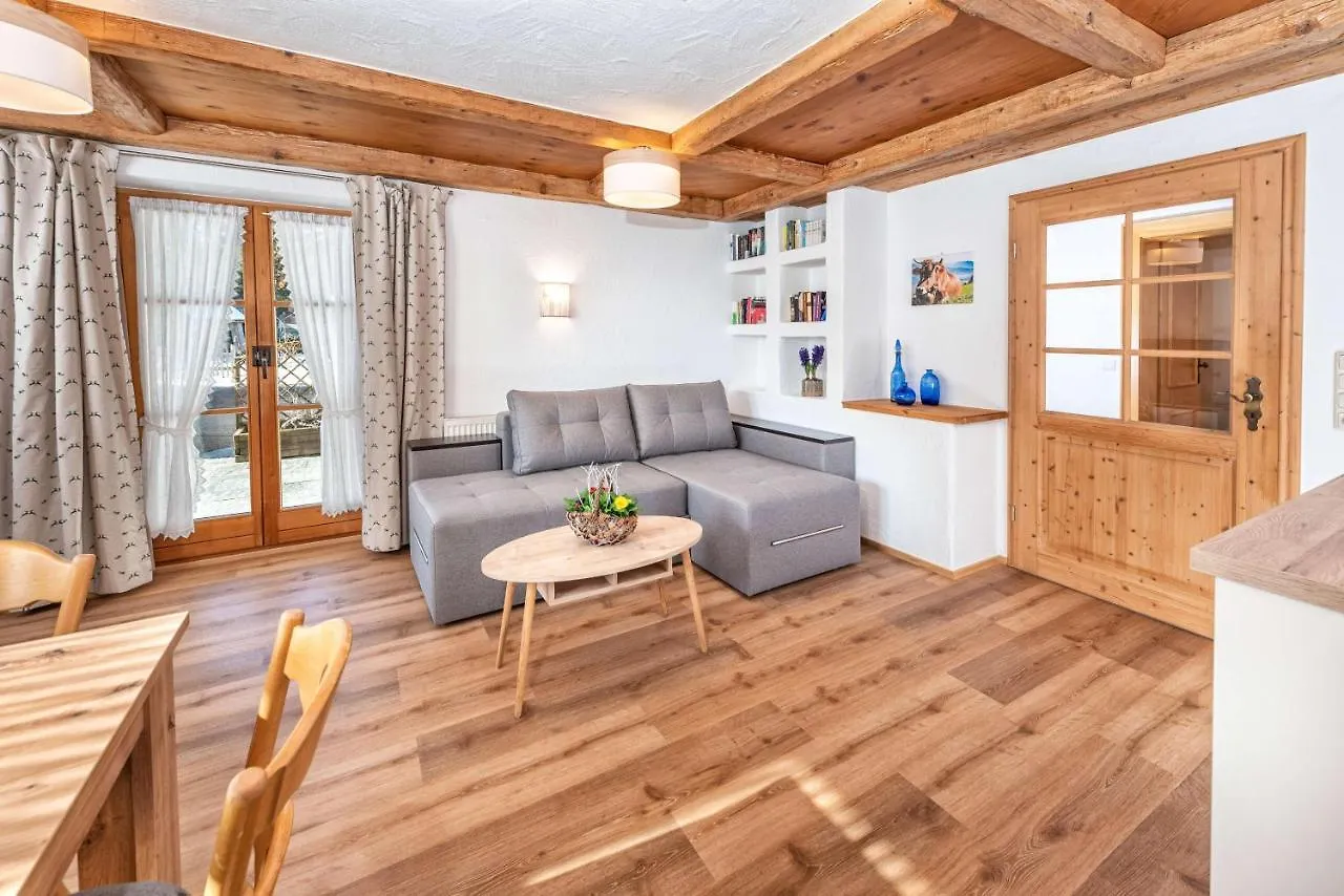 Daire Ferienwohnungen Hoerburger Oberstaufen